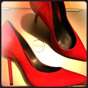 Schutz Women’s RED HEEL size 8US, EUR39